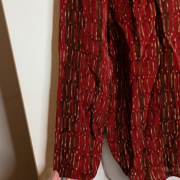 100% silk SAKS FIFTH AVENUE Sophisticated Striped Button-Up (#1,001) - Picture 3 of 8